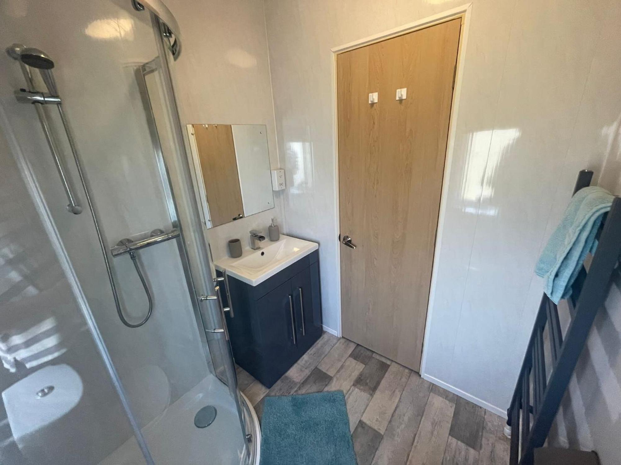 Luxury Lakeside Lodge L1 With Hot Tub Situated At Tattershall Lakes Country Park Bagian luar foto